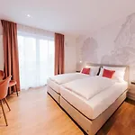 Haimhausers Garni Bed & Breakfast